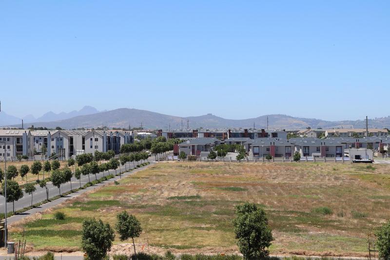 2 Bedroom Property for Sale in Buhrein Western Cape